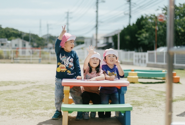 話し合いをする子どもたち